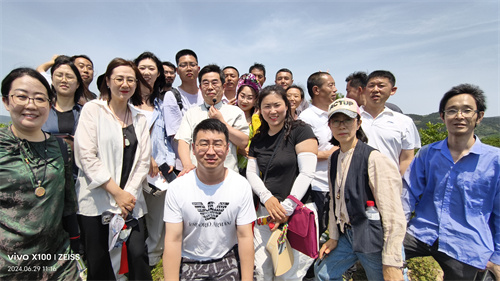 86049b7b9a0496685d9a65e50b9f359